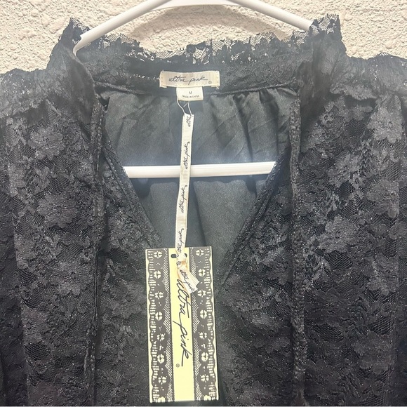 Ultra Pink NWT Black Lace Blouse - Picture 2 of 7